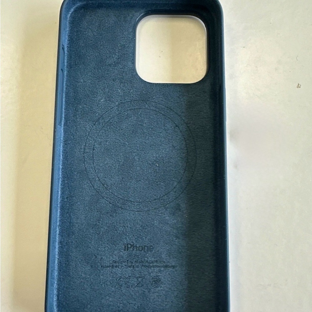 Apple Silicone Case with MagSafe for iPhone 15 Pro Max 6.7" Storm Blue Genuine - Picture 4 of 6